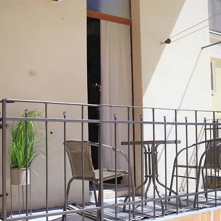 Hedone Luxury With Free Parking