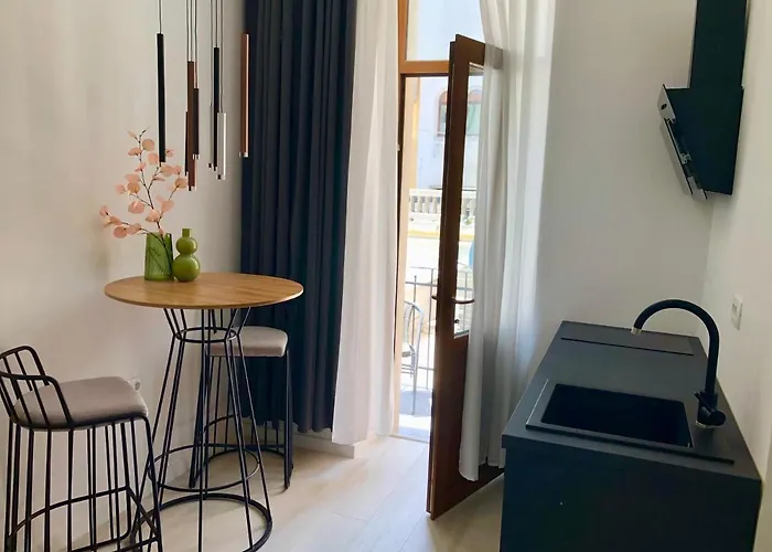 Hedone Luxury With Free Parking